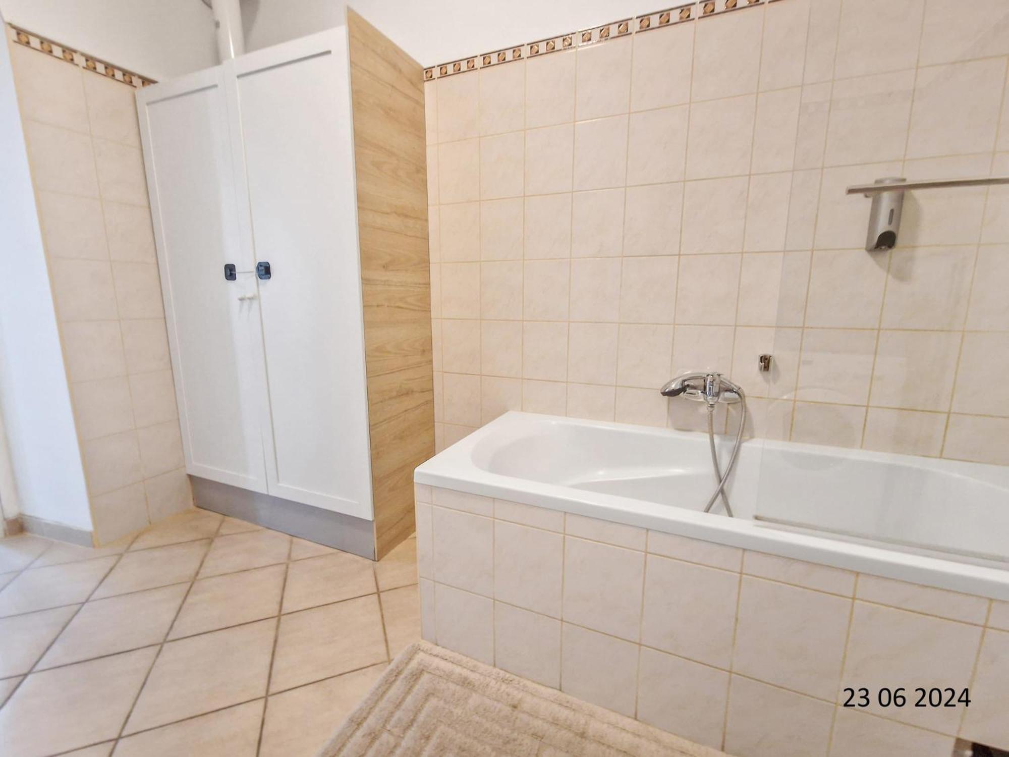 Elegant Three-Bedroom Suite Відень Екстер'єр фото